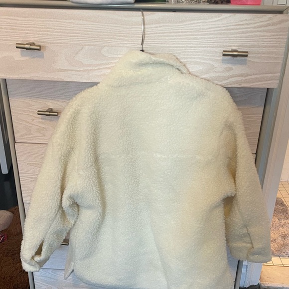 NWT Central Park West NY Sherpa Shacket Sz Small - Picture 5 of 5